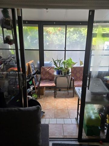 3320 Simms St, Hollywood, FL 33021