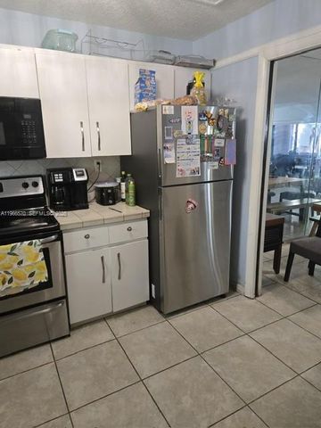 3320 Simms St, Hollywood, FL 33021