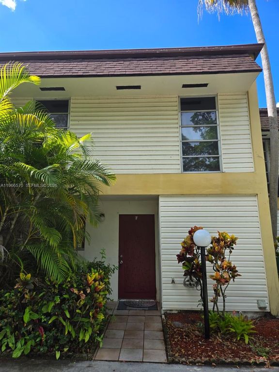 3320 Simms St, Hollywood, FL 33021