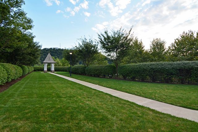 100 Vista CIRCLE 410, O'hara, PA 15238