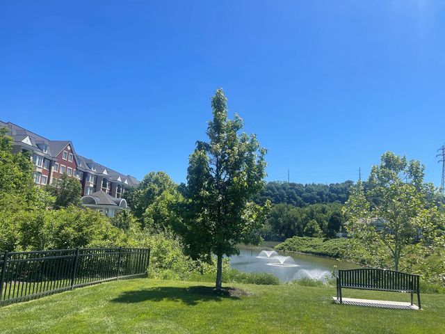 100 Vista CIRCLE 410, O'hara, PA 15238