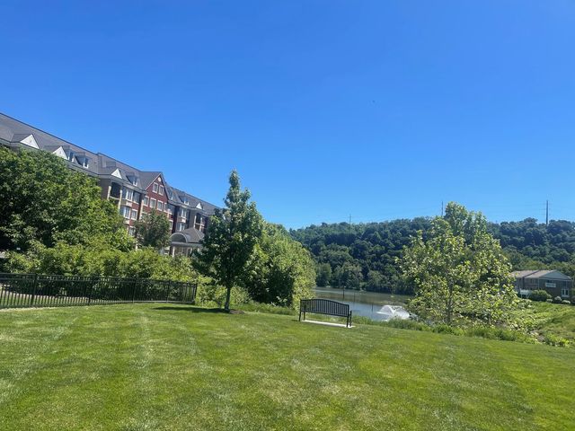 100 Vista CIRCLE 410, O'hara, PA 15238