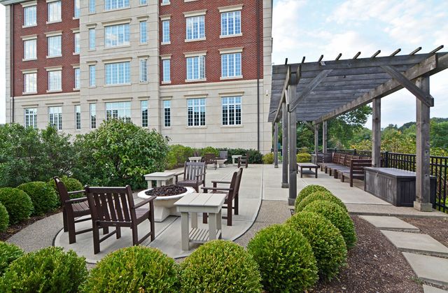 100 Vista CIRCLE 410, O'hara, PA 15238