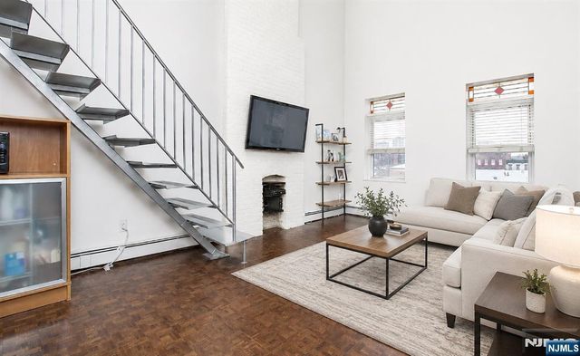 212 9th Street 4B, Jersey City, NJ 07302