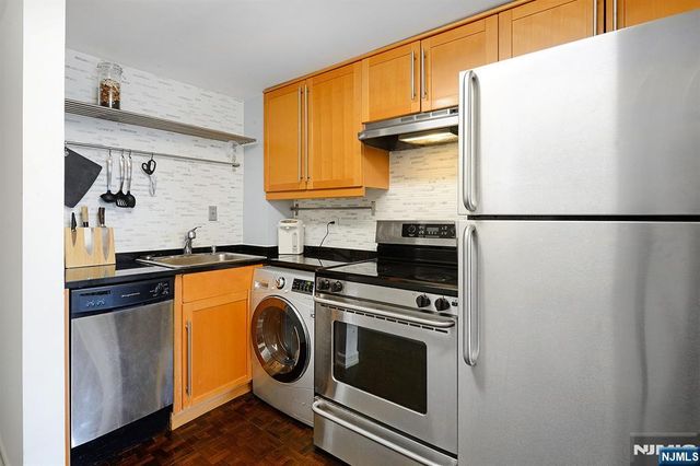 212 9th Street 4B, Jersey City, NJ 07302