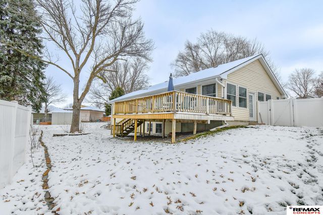 735 Summit Court, Crete, NE 68333