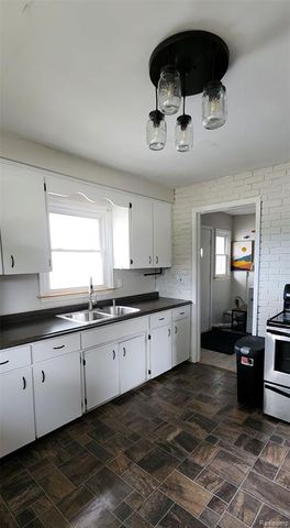 3320 Morrissey Avenue, Warren, MI 48091