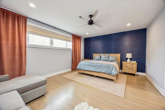 731 W 17th Street 1E, Chicago, IL 60616