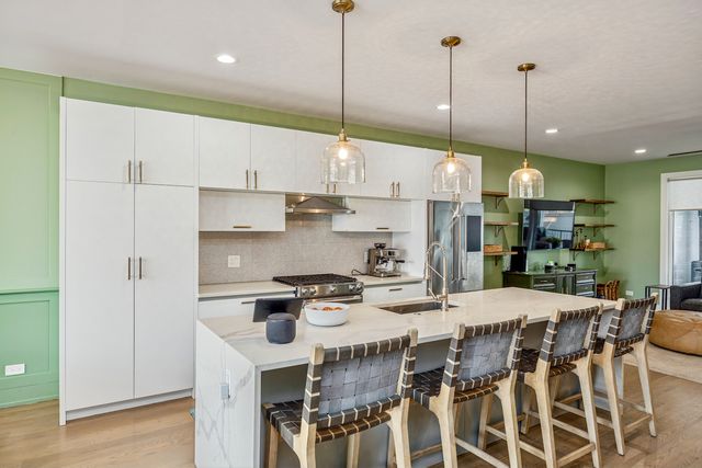 731 W 17th Street 1E, Chicago, IL 60616