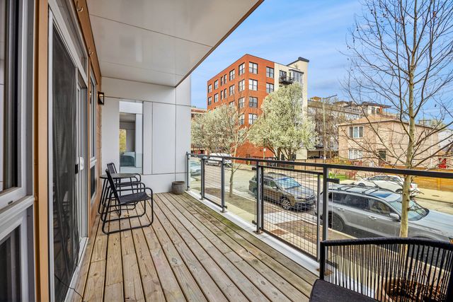 731 W 17th Street 1E, Chicago, IL 60616