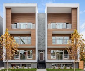 731 W 17th Street 1E, Chicago, IL 60616