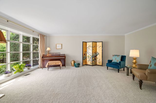 1618 McCraren Road, Highland Park, IL 60035