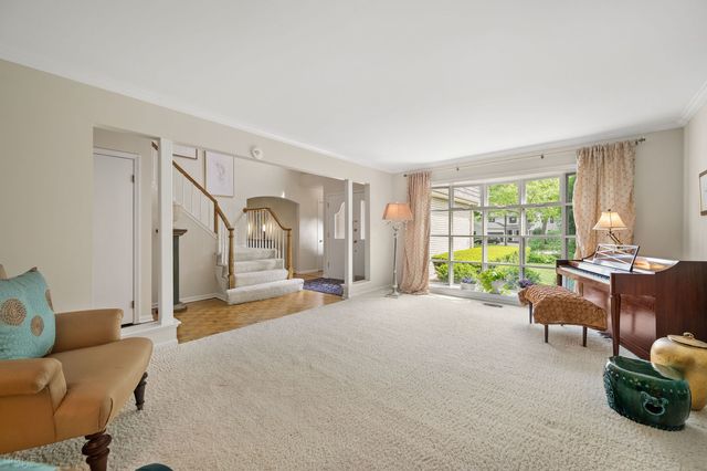 1618 McCraren Road, Highland Park, IL 60035