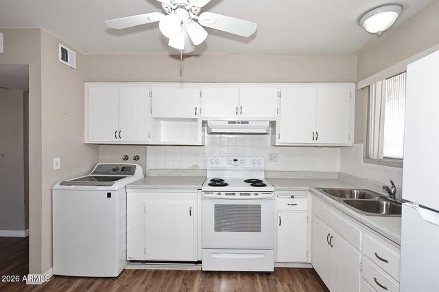 10913 W CANTERBURY Drive, Sun City, AZ 85351