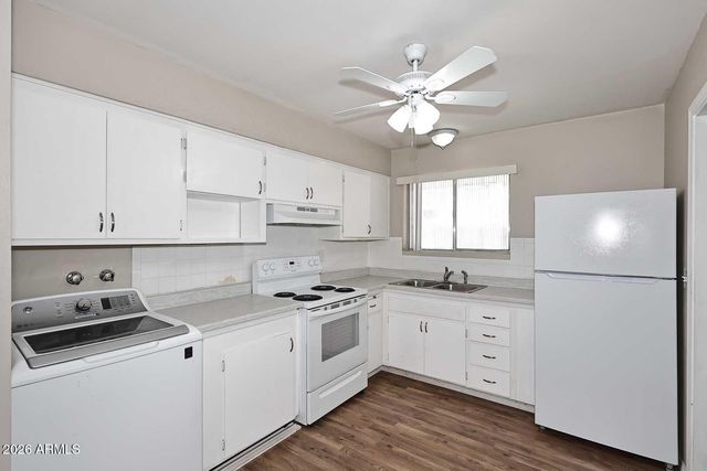 10913 W CANTERBURY Drive, Sun City, AZ 85351