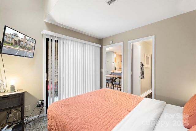 8039 Charter Oak Lane, Charlotte, NC 28226