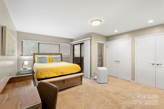 8039 Charter Oak Lane, Charlotte, NC 28226