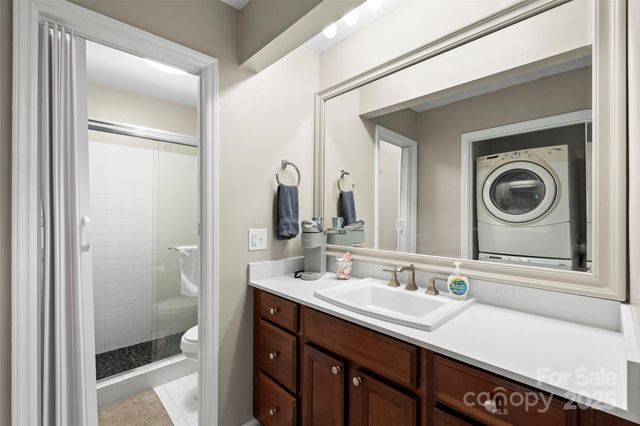 8039 Charter Oak Lane, Charlotte, NC 28226