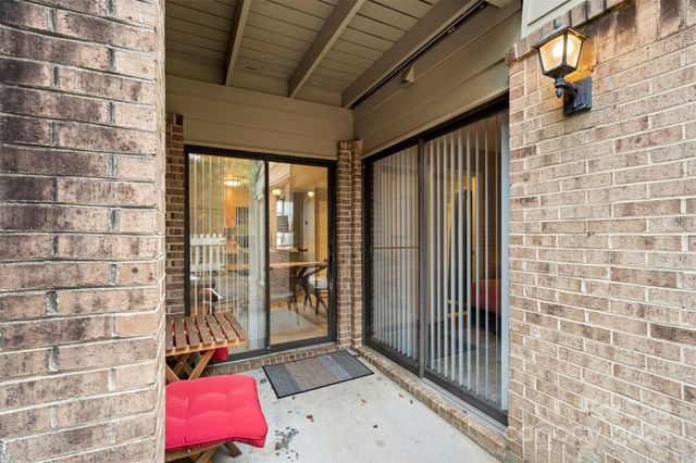 8039 Charter Oak Lane, Charlotte, NC 28226