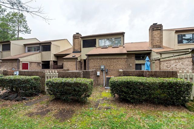 8039 Charter Oak Lane, Charlotte, NC 28226