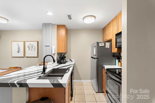 8039 Charter Oak Lane, Charlotte, NC 28226