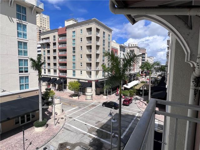 7280 SW 90th Street E313, Miami, FL 33156