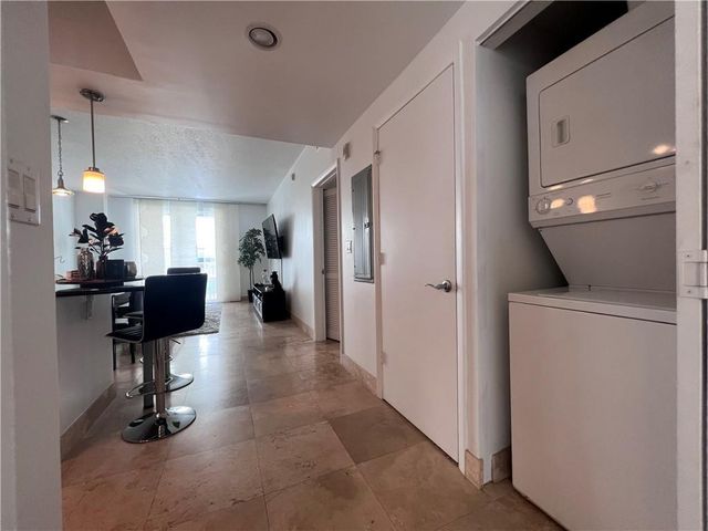 7280 SW 90th Street E313, Miami, FL 33156
