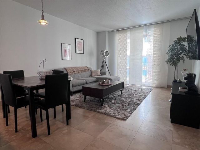 7280 SW 90th Street E313, Miami, FL 33156