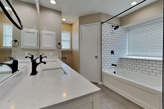 2915 Bentley Court, Pearland, TX 77584
