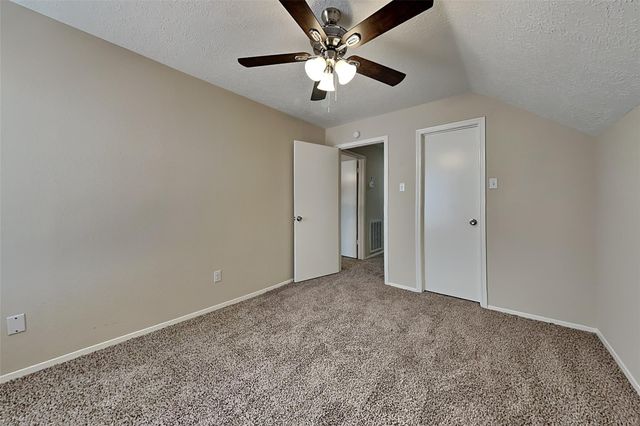 2915 Bentley Court, Pearland, TX 77584