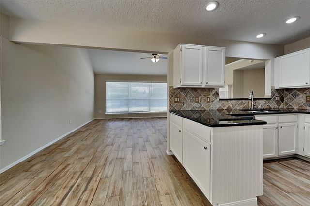2915 Bentley Court, Pearland, TX 77584