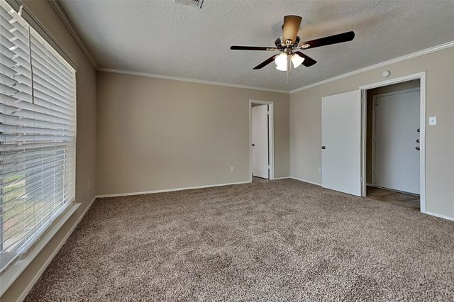 2915 Bentley Court, Pearland, TX 77584