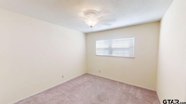 429 Holiday Ln, Tyler, TX 75703