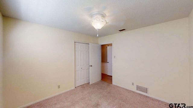 429 Holiday Ln, Tyler, TX 75703