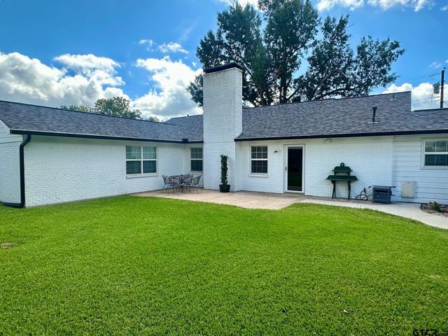 429 Holiday Ln, Tyler, TX 75703