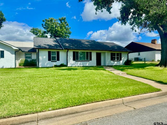 429 Holiday Ln, Tyler, TX 75703