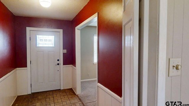 429 Holiday Ln, Tyler, TX 75703