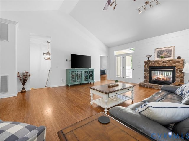 6126 Autumn Bluff Rd, Powhatan, VA 23139