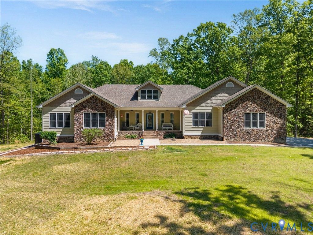 6126 Autumn Bluff Rd, Powhatan, VA 23139