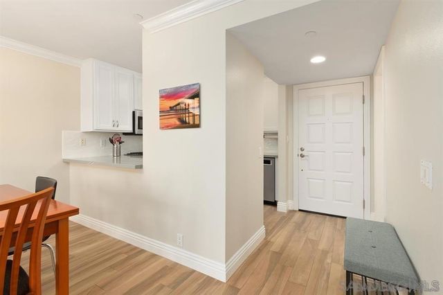 7509 Draper Ave 200, La Jolla, CA 92037