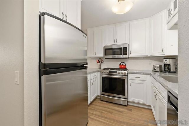 7509 Draper Ave 200, La Jolla, CA 92037