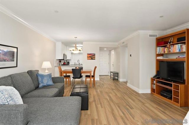 7509 Draper Ave 200, La Jolla, CA 92037