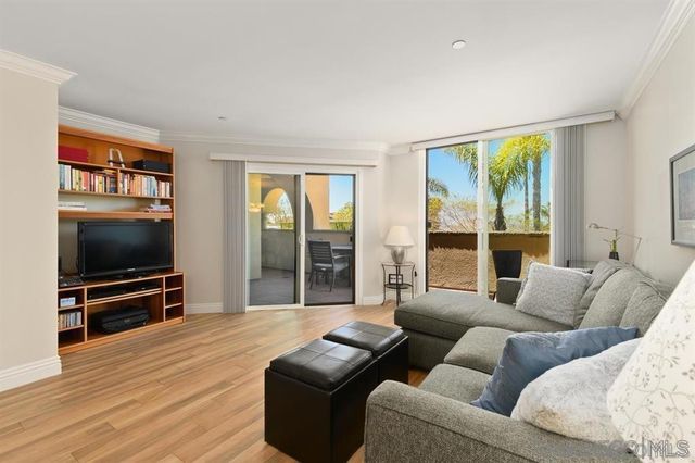 7509 Draper Ave 200, La Jolla, CA 92037