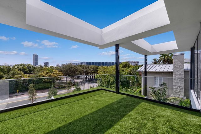 2094 Prairie Ave, Miami Beach, FL 33139