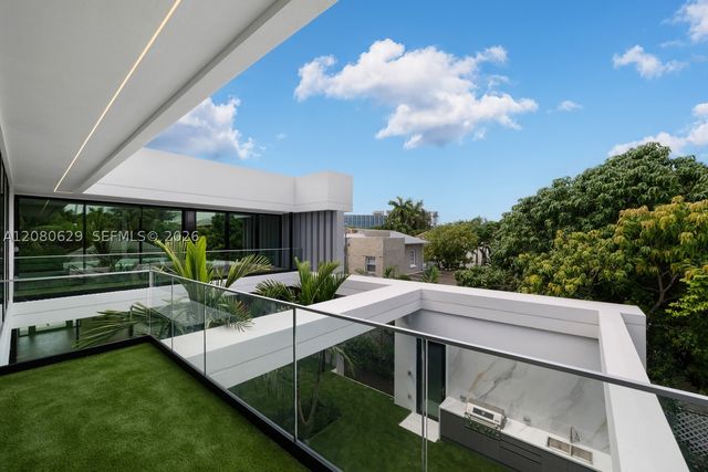 2094 Prairie Ave, Miami Beach, FL 33139