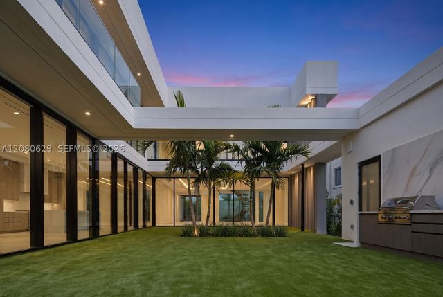 2094 Prairie Ave, Miami Beach, FL 33139