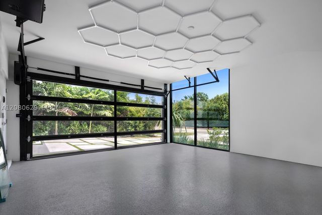 2094 Prairie Ave, Miami Beach, FL 33139