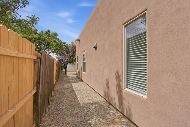 4312 Jaguar Loop, Santa Fe, NM 87507