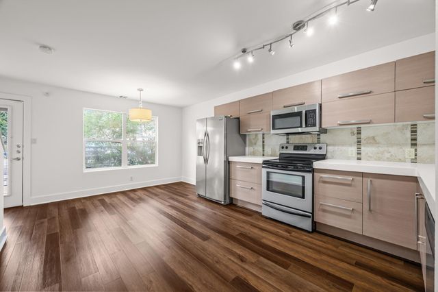 1101 Grove BLVD 208, Austin, TX 78741