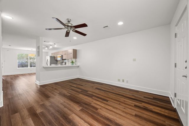 1101 Grove BLVD 208, Austin, TX 78741